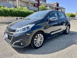 Grigio Usata 2019 Peugeot 208 Allure Due volumi | 11.900 € (Buon prezzo)