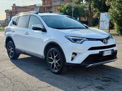 Bianco Usata 2016 Toyota RAV4 Lounge SUV | 16.500 € (Cara)