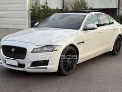 Grigio Usata 2015 Jaguar XF Prestige Tre volumi | 15.990 € (Buon prezzo)