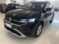 Nero perlato Usata 2024 VW T-Cross Life SUV | 20.890 € (Buon prezzo)