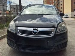 Nero Usata 2008 Opel Zafira Enjoy Monovolume | 2000 €