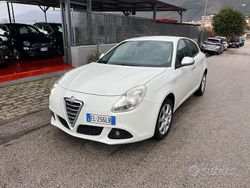 Bianco Usata 2012 Alfa Romeo Giulietta Progression Tre volumi | 6499 € (Ottimo prezzo)