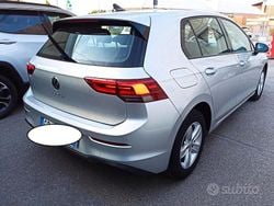Grigio Usata 2020 VW Golf VII Style Tre volumi | 19.600 € (Buon prezzo)