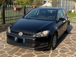 Nero Usata 2015 VW Golf Comfortline Tre volumi | 8990 € (Super prezzo)