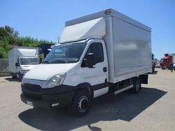 Bianco Usata 2014 Iveco Daily Tre volumi | 11.500 € (Molto cara)