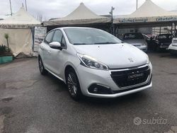 Bianco Usata 2017 Peugeot 208 Active Due volumi | 9990 € (Molto cara)