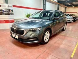 Grigio Usata 2020 Skoda Octavia G-TEC Style Station wagon | 16.900 € (Cara)