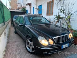 Nero Usata 2004 Mercedes E320 Avantgarde Tre volumi | 5500 €