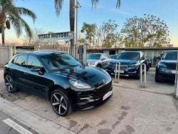 Nero Usata 2020 Porsche Macan SUV | 42.900 € (Buon prezzo)