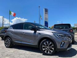 Grigio tetto nero Usata 2024 Renault Captur Techno SUV | 18.500 € (Buon prezzo)