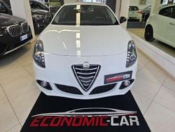 Bianco Usata 2015 Alfa Romeo Giulietta Distinctive Tre volumi | 8900 € (Buon prezzo)