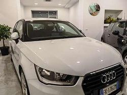Bianco Usata 2016 Audi A1 Ambiente Due volumi | 12.100 € (Buon prezzo)