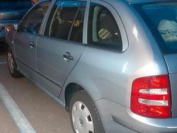 Grigio Usata 2004 Skoda Fabia Tre volumi | 2500 € (Molto cara)