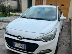 Usata 2017 Hyundai i20 Due volumi | 8000 € (Buon prezzo)