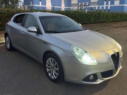 Grigio Usata 2017 Alfa Romeo Giulietta Business Due volumi | 8800 € (Buon prezzo)