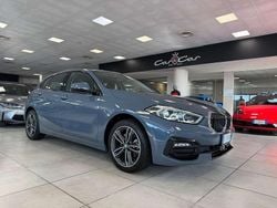 Grigio Usata 2019 BMW 118 Sport Line Due volumi | 22.500 € (Buon prezzo)