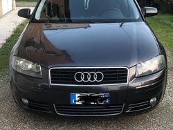 Grigio Usata 2004 Audi A3 Tre volumi | 3500 € (Buon prezzo)