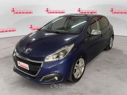 Blu/azzurro Usata 2017 Peugeot 208 Active Due volumi | 8900 € (Buon prezzo)