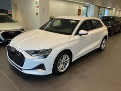 Bianco arkona Nuova 2025 Audi A3 Advanced Plus Tre volumi | 38.000 € (Ottimo prezzo)