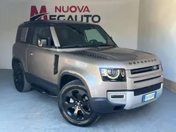 Oro Usata 2023 Land Rover Defender SE SUV | 61.990 € (Ottimo prezzo)