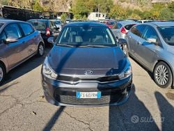 Grigio Usata 2018 Kia Rio Active Tre volumi | 7990 € (Ottimo prezzo)