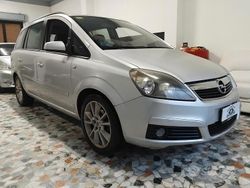 Grigio Usata 2005 Opel Zafira Cosmo Monovolume | 2500 € (Super prezzo)