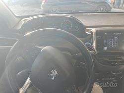Grigio Usata 2016 Peugeot 208 Due volumi | 5500 € (Buon prezzo)