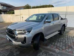 Grigio Usata 2022 Toyota HiLux Pick-up | 35.500 €