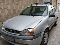Grigio Usata 2000 Ford Fiesta Due volumi | 650 €