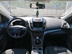 Bianco Usata 2017 Ford Kuga SUV | 12.500 € (Buon prezzo)