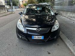 Usata 2009 Opel Corsa Enjoy Tre volumi | 2200 € (Buon prezzo)