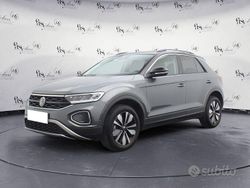 Grigio scuro Usata 2024 VW T-Roc Move SUV | 27.100 € (Buon prezzo)