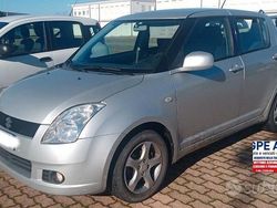 Grigio Usata 2006 Suzuki Swift Tre volumi | 5500 € (Molto cara)