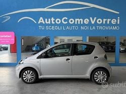 Grigio Usata 2010 Toyota Aygo Due volumi | 4000 € (Buon prezzo)