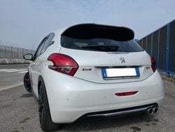 Bianco Usata 2016 Peugeot 208 GTi by Peugeot Sport Due volumi | 16.000 € (Molto cara)