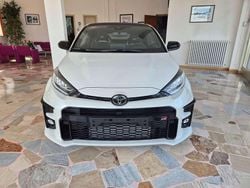 Bianco perla Nuova 2025 Toyota Yaris Edition Tre volumi | 36.000 € (Super prezzo)