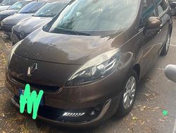 Marrone Usata 2012 Renault Scénic Monovolume | 5000 €