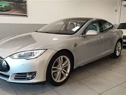 Argento Usata 2014 Tesla Model S Tre volumi | 22.900 € (Ottimo prezzo)