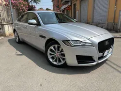 Grigio Usata 2016 Jaguar XF Portfolio Tre volumi | 14.490 € (Buon prezzo)