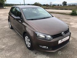 Marrone Usata 2013 VW Polo Comfortline Tre volumi | 6700 € (Buon prezzo)
