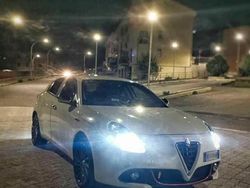 Bianco Usata 2016 Alfa Romeo Giulietta Tre volumi | 9000 € (Buon prezzo)