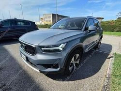 Gray Usata 2022 Volvo XC40 Inscription SUV | 26.499 € (Buon prezzo)