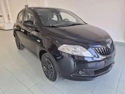 Nero metallizzato Usata 2024 Lancia Ypsilon S Due volumi | 14.500 € (Buon prezzo)