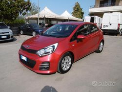Rosso Usata 2017 Kia Rio Tre volumi | 9200 € (Cara)