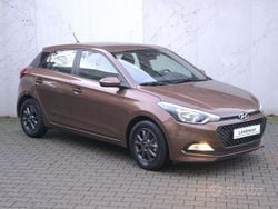 Arancione Usata 2017 Hyundai i20 Blackline Tre volumi | 9900 € (Buon prezzo)