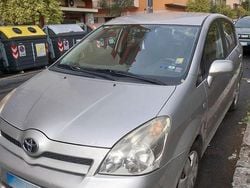 Usata 2005 Toyota Corolla Verso Monovolume | 2500 € (Buon prezzo)