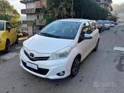 Bianco Usata 2013 Toyota Yaris Lounge Tre volumi | 7500 € (Molto cara)
