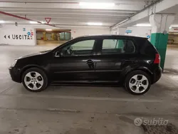 Usata 2004 VW Golf V Tre volumi | 5300 €