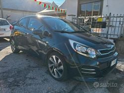 Nero Usata 2016 Kia Rio Tre volumi | 6000 € (Buon prezzo)