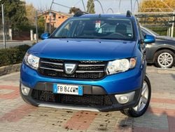 Blu Usata 2015 Dacia Sandero Prestige Tre volumi | 7999 € (Buon prezzo)